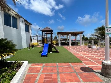 VILLAMIL PLAYAS VENDO CASA EN URBANIZACION CON SALIDA AL MAR