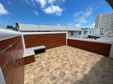 VILLAMIL PLAYAS VENDO CASA EN URBANIZACION CON SALIDA AL MAR