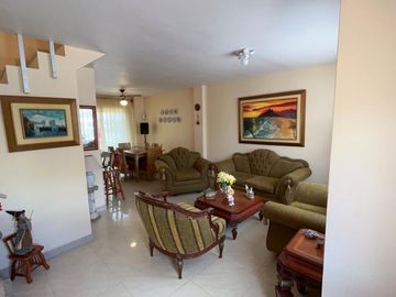 VILLAMIL PLAYAS VENDO CASA EN URBANIZACION CON SALIDA AL MAR