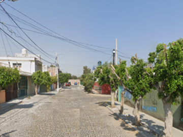 SE VENDE CASA