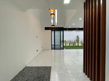 Increíble Casa NUEVA con Alberca y 4 Rec. en Condominio con Seguridad 24/7 en Cuernavaca