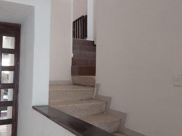 VENTA DE CASA EN PRIVADA CERCANA A NEREO RGZ BARRAGAN