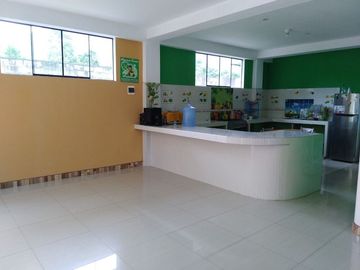 Venta Casa Con Piscina$ 400,000.00 ( Cuatro Cientos Mil Dólares Americanos )Departamento De Huánucoprovincia Leoncio Prado