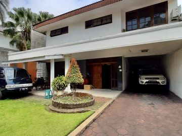 RUMAH at Jl LOMBOK / MENTENG, JAKPUS