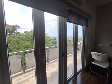 5 BEDROOMS   HOUSE WITH ELEVATOR IN MARIA LUISA ESTATE PARK-PHP150M