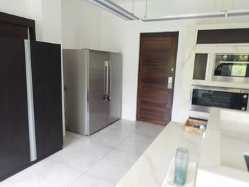 5 BEDROOMS   HOUSE WITH ELEVATOR IN MARIA LUISA ESTATE PARK-PHP150M
