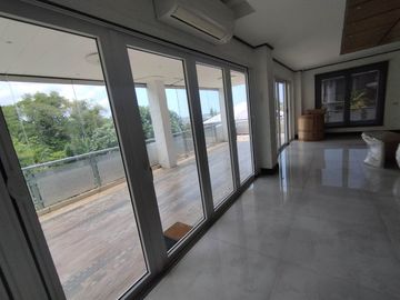 5 BEDROOMS   HOUSE WITH ELEVATOR IN MARIA LUISA ESTATE PARK-PHP150M