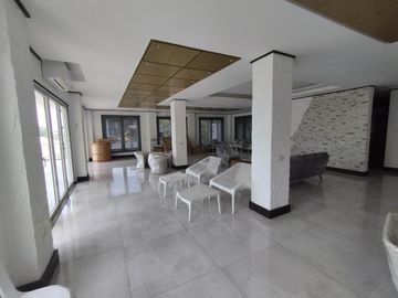 5 BEDROOMS   HOUSE WITH ELEVATOR IN MARIA LUISA ESTATE PARK-PHP150M