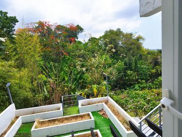 5 BEDROOMS   HOUSE WITH ELEVATOR IN MARIA LUISA ESTATE PARK-PHP150M