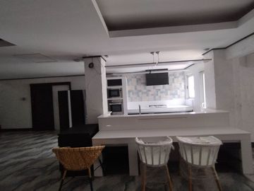 5 BEDROOMS   HOUSE WITH ELEVATOR IN MARIA LUISA ESTATE PARK-PHP150M