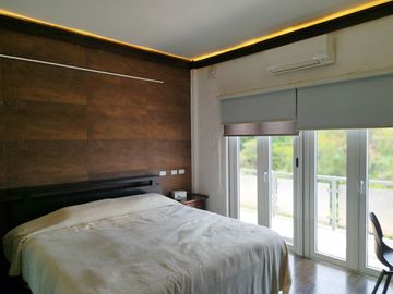 5 BEDROOMS   HOUSE WITH ELEVATOR IN MARIA LUISA ESTATE PARK-PHP150M