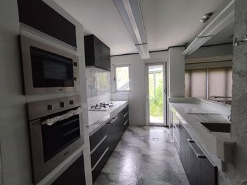 5 BEDROOMS   HOUSE WITH ELEVATOR IN MARIA LUISA ESTATE PARK-PHP150M