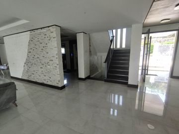 5 BEDROOMS   HOUSE WITH ELEVATOR IN MARIA LUISA ESTATE PARK-PHP150M
