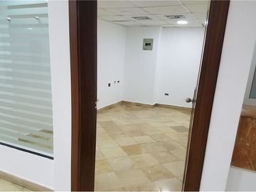 Local Comercial Se Alquila En Manta Sector Centro