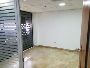 Local Comercial Se Alquila En Manta Sector Centro