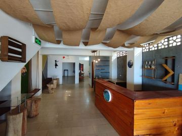 edificio comercial de venta en puerto lopez manabi