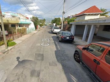 ¡¡Vive en hermosa y amplia casa en remate en Col. Las Brisas, Mérida, Yucatán, México!!