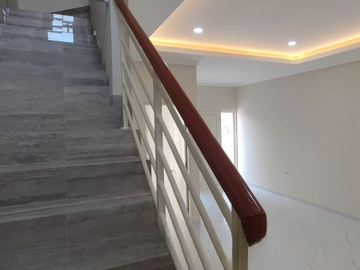 Dijual Rumah Klampis Wisma Mukti Mewah Siap Huni Dekat MERR Manyar SHM