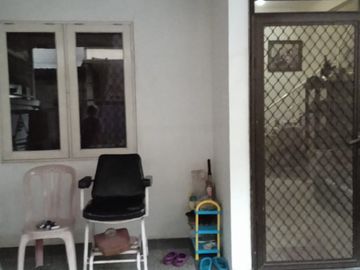 Rumah 2 Lantai Murah di Perumahan Menanggal Dekat Raya A Yani Butuh Cepat Laku