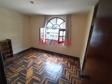 Venta De Departamento De 286 M2 A 340 Mil Dólares Negociables En Surco