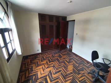Venta De Departamento De 286 M2 A 340 Mil Dólares Negociables En Surco