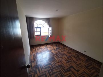 Venta De Departamento De 286 M2 A 340 Mil Dólares Negociables En Surco
