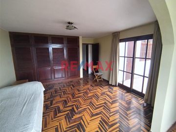 Venta De Departamento De 286 M2 A 340 Mil Dólares Negociables En Surco