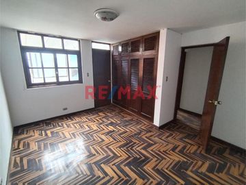 Venta De Departamento De 286 M2 A 340 Mil Dólares Negociables En Surco