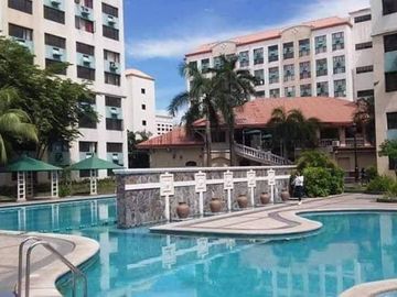 1 bedroom 40 sqm loft type 10k monthly Very affordable Rent to own condo  5% down payment 0% interest  near BGC,,eastwood ,tiendesitas