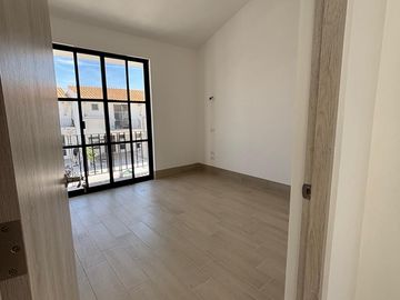 CASA EN RENTA EN LEON GUANAJUATO SOBRE BULEVARD TAJO DE SANTA ANA Y BULEVARD SIGLO XXI, SACROMONTE RESIDENCIAL AL SUR DE LEÓN GUANAJUATO