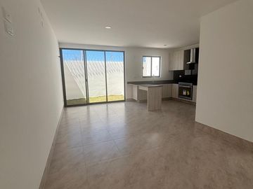 CASA EN RENTA EN LEON GUANAJUATO SOBRE BULEVARD TAJO DE SANTA ANA Y BULEVARD SIGLO XXI, SACROMONTE RESIDENCIAL AL SUR DE LEÓN GUANAJUATO