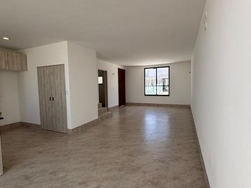 CASA EN RENTA EN LEON GUANAJUATO SOBRE BULEVARD TAJO DE SANTA ANA Y BULEVARD SIGLO XXI, SACROMONTE RESIDENCIAL AL SUR DE LEÓN GUANAJUATO
