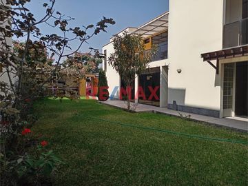 Venta De Casa En La Urbanizacion El Golf de Huampani