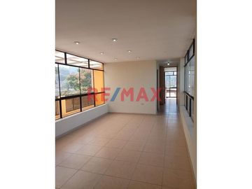 Venta De Casa En La Urbanizacion El Golf de Huampani
