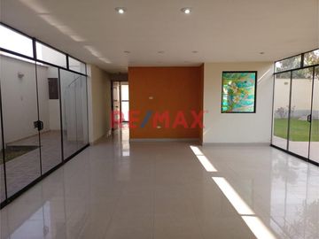 Venta De Casa En La Urbanizacion El Golf de Huampani