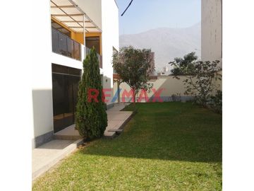 Venta De Casa En La Urbanizacion El Golf de Huampani