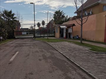 HERMOSA CASA EN CIUDAD DEL ESTE , PUENTE ALTO