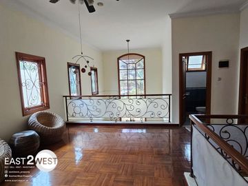 Disewakan Rumah Taman Giri Loka BSD City Tangerang Selatan Bagus Nyaman Fully Furnished Siap Huni