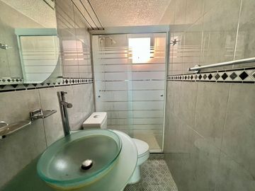 Departamento remodelado en venta, Granjas Coapa.