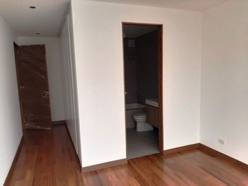 Dpto, duplex, estreno, 395 m2, zona Golf, S. Isidro, 3 dorms, 4 baños, 3 estac + dep.