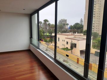 Dpto, duplex, estreno, 395 m2, zona Golf, S. Isidro, 3 dorms, 4 baños, 3 estac + dep.