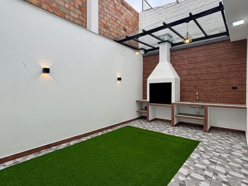 Casa en venta en la Daniel Alvarez aplica a crédito VIP