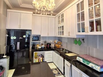 Luxury 2-storey house in Bukit Indah Sukajadi Batam Center for sale