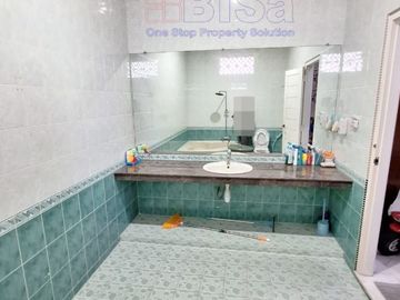 Luxury 2-storey house in Bukit Indah Sukajadi Batam Center for sale