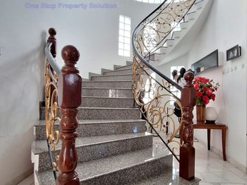 Luxury 2-storey house in Bukit Indah Sukajadi Batam Center for sale