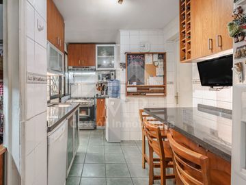 Casa De 4 Dorm, 3 Bañ. Luis Thayer Ojeda / Diego de Almagro
