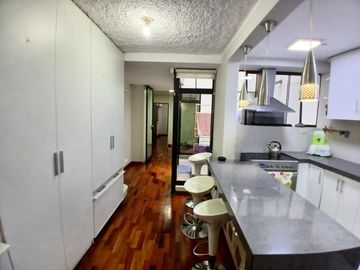 ¡OPORTUNIDAD! DEPARTAMENTO CON TERRAZA INTERIOR Y ESPACIOS FLEXIBLES EN LA MOLINA VIEJA