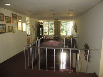 FRENTE A PARQUE (PARAM. 4 PISOS): AT 362 M2, AC 469 M2 5 HABIT, 4.5 $ 720,000
