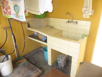 FRENTE A PARQUE (PARAM. 4 PISOS): AT 362 M2, AC 469 M2 5 HABIT, 4.5 $ 720,000