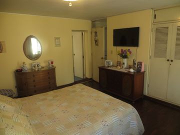 FRENTE A PARQUE (PARAM. 4 PISOS): AT 362 M2, AC 469 M2 5 HABIT, 4.5 $ 720,000